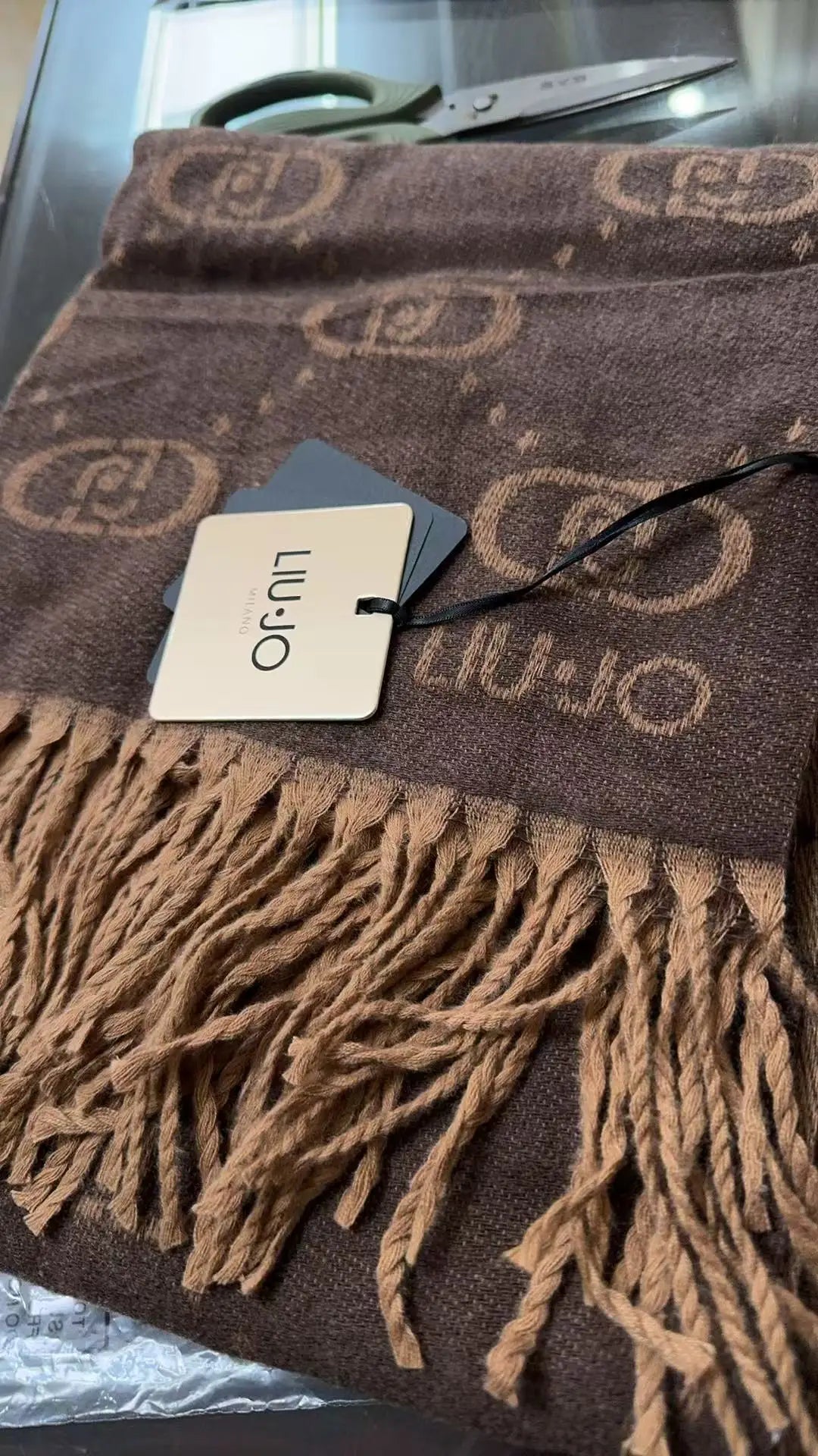 Winter new women's fashion classic printed long scarf warm scarf shawl 2 colors